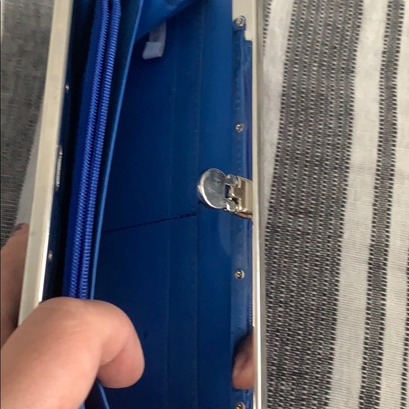 Clutch with Magnet Closure - NWOT - Picture 6 of 7